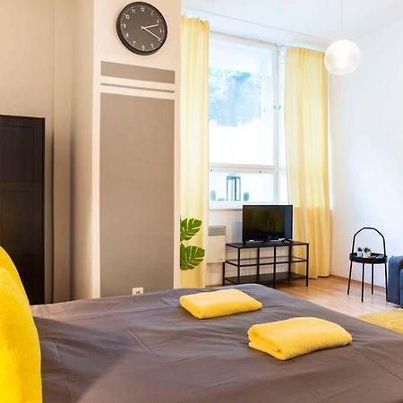 Cozy 2 Room Apartment Next To Hermannstrasse Βερολίνο Εξωτερικό φωτογραφία
