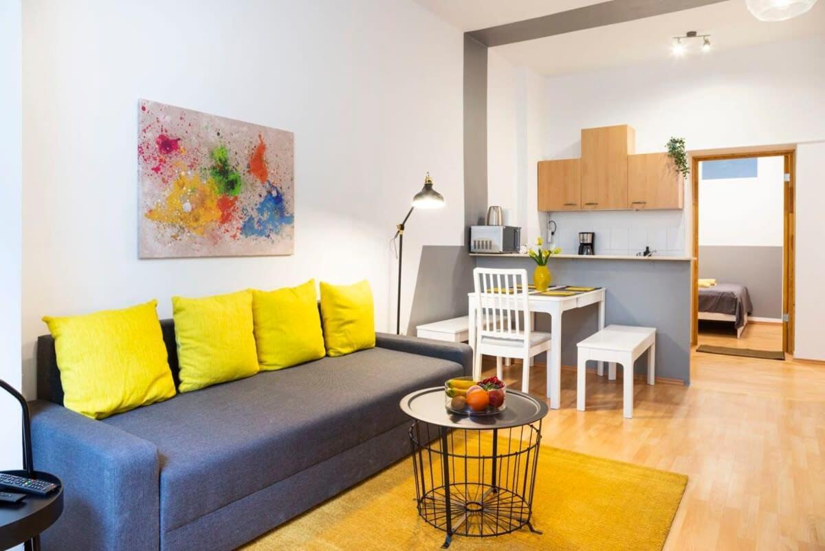 Cozy 2 Room Apartment Next To Hermannstrasse Βερολίνο Εξωτερικό φωτογραφία