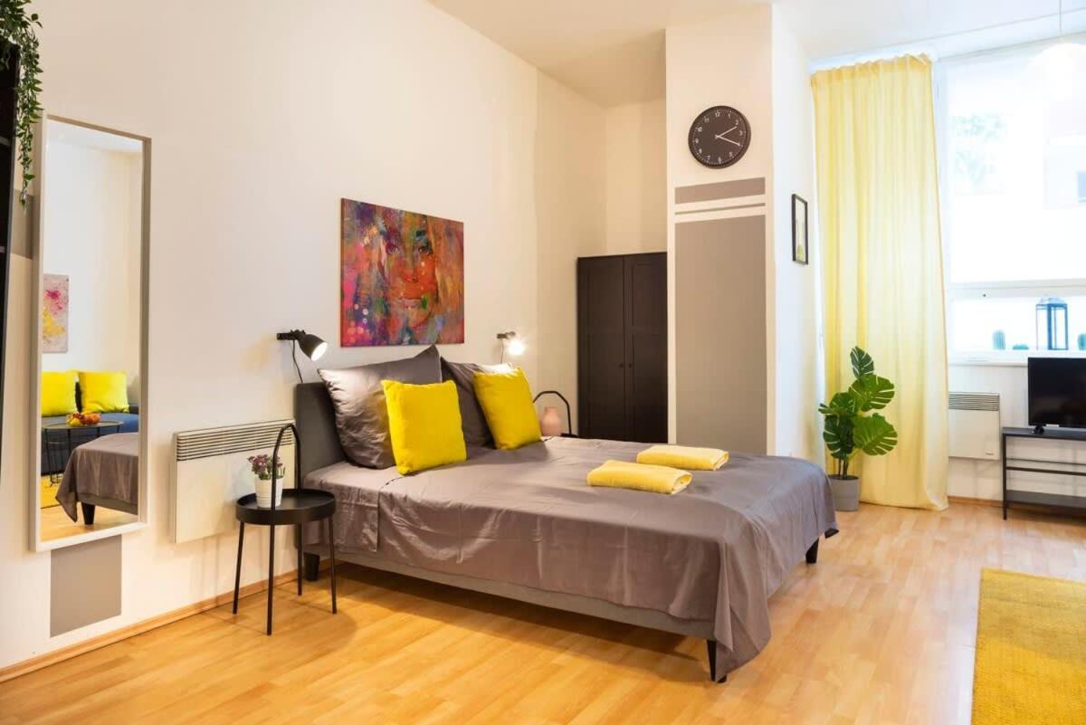 Cozy 2 Room Apartment Next To Hermannstrasse Βερολίνο Εξωτερικό φωτογραφία