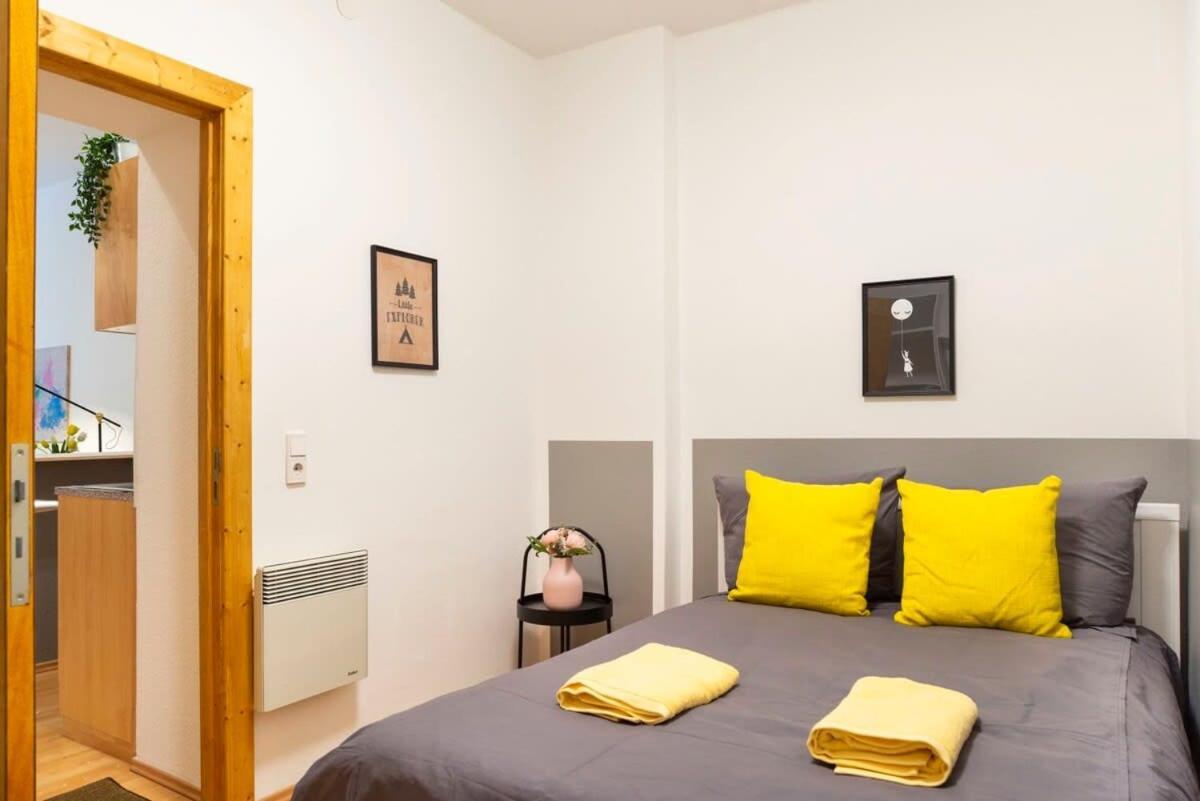 Cozy 2 Room Apartment Next To Hermannstrasse Βερολίνο Εξωτερικό φωτογραφία
