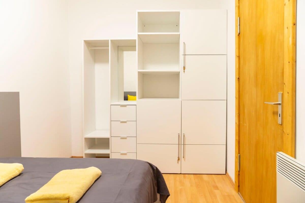 Cozy 2 Room Apartment Next To Hermannstrasse Βερολίνο Εξωτερικό φωτογραφία