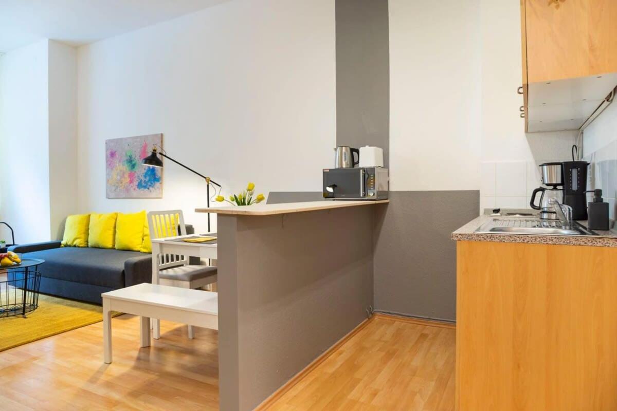Cozy 2 Room Apartment Next To Hermannstrasse Βερολίνο Εξωτερικό φωτογραφία